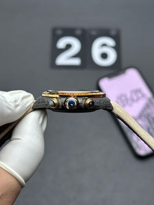 รุ่นคาร์บอนไฟเบอร์แบบปรับแต่งได้ - สายรัดทอจากเส้นใยสังเคราะห์ - ระบายอากาศได้ดีและสวมใส่สบาย - เนื้อสัมผัสนุ่ม - นาฬิกาแบบกลไก - Product Image 3