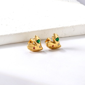 Pendientes de Acero Inoxidable con Baño de Oro de 18K, Diseño de Corazón, con Zirconia Natural y Acabado Martillado, Personalizados OEM - Product Image 5