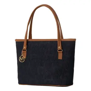 Bolso Tote de Mezclilla para Mujer Fana Avery M3809, Estilo Casual con Logotipo, para Uso Diario - Product Image 3