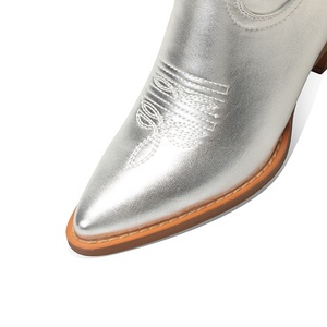 <span class=keywords><strong>Stivali</strong></span> Texani da <span class=keywords><strong>Donna</strong></span> Argento Metallizzato con Punta Sfilata Stile Western in Pelle PU Ricamati al Ginocchio con Tacco Basso - Product Image 6