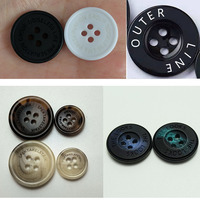 Boutons en résine plastique style européen à 4 trous, logo gravé personnalisé, dos plat, pour vestes homme/femme, marron, vêtements
