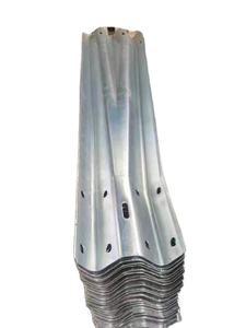 Guardrail Stradale in Acciaio Zincato a Profilo W di Alta Qualità Personalizzato per Barriera di Sicurezza Stradale - Product Image 4