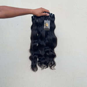 Paquete de cabello humano de templo indio crudo natural, paquetes de armadura de cabello virgen alineados con cutícula natural rizada - Product Image 1