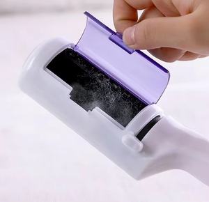 Brosse anti-poils d'animaux en plastique ABS durable personnalisée, outil de nettoyage automatique des poils d'animaux, rouleau anti-peluches réutilisable pour chats et chiens - Product Image 4