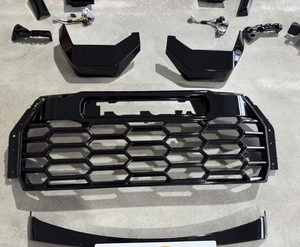 XLstyling Accesorios para Camionetas, Kit de Carrocería, Parachoques para <span class=keywords><strong>Toyota</strong></span> Hilux Revo Rocco 16-20, Actualización al Estilo <span class=keywords><strong>Toyota</strong></span> <span class=keywords><strong>Tundra</strong></span> <span class=keywords><strong>2021</strong></span> - Product Image 4