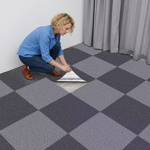 Dalles de sol en <span class=keywords><strong>vinyle</strong></span> auto-adhésives insonorisantes en polyester pour la maison, la chambre, le salon, l'école, le bureau avec design graphique - Product Image 4