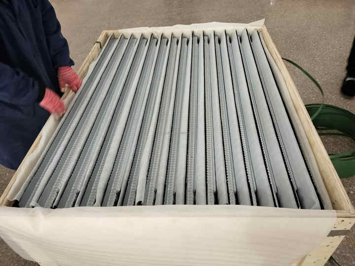 BIPV Building Materials Solar Roofing Panels Roof Tile on Grid Out Power 90W Household Green Power Photovoltaic Roof