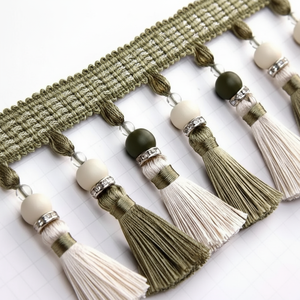 Adorno de Flecos con Cuentas y Borlas VICTOR - Product Image 1