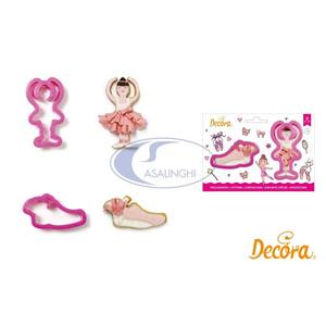 Set di 2 tagliapasta a forma di ballerina e scarpa per la creazione creativa di biscotti - Product Image 1