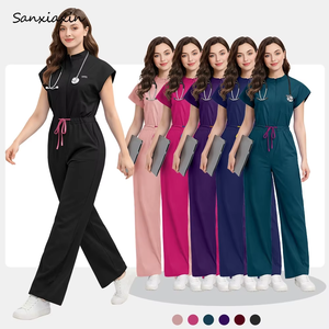 Combinaison médicale sans manches personnalisée en polyester, rayonne et élasthanne pour femme, avec plusieurs poches - Product Image 1