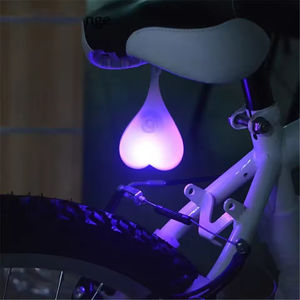 Feu arrière de vélo LED en forme de cœur, en silicone, étanche, clignotant, lumières d'avertissement, boules lumineuses, lampe - Product Image 3