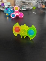 Bracelet lumineux LED pour enfants, bracelet pop it en plastique lumineux, bracelet fidget spinner pour cadeau de festival, cadeaux de fête