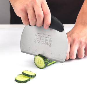 Cortador de harina de acero inoxidable con báscula, herramienta para hornear, raspador de masa, cortador medidor para uso en repostería y cocina - Product Image 1