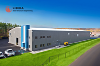 Entrepôt préfabriqué moderne, espace d'atelier standard, production industrielle légère, entrepôt à faible coût