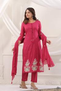 Conjunto de Kurti, Pantalón y Dupatta Rectos para Mujer, Bordados con Lentejuelas, de Algodón y Seda |   Ropa Étnica Tradicional de Cuello Redondo y Manga 3/4 para Verano - Product Image 3