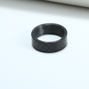 Anillos Negros de Fibra de Carbono para <span class=keywords><strong>Hombre</strong></span> y Mujer, <span class=keywords><strong>Anillo</strong></span> de Boda Punk Único, <span class=keywords><strong>Anillo</strong></span> de Compromiso Antiestrés, Aniversario - Product Image 4