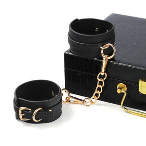 Accessoires SM sexy, ensemble de huit pièces en PU noir tressé, ensemble de bondage pour couple - Product Image 4