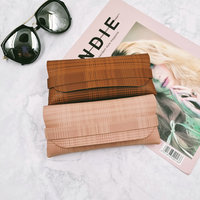 2024 nouvelle mode femmes hommes pochette pour lunettes accessoires optique emballage sac en cuir pliable doux lunettes de soleil lunettes pochette