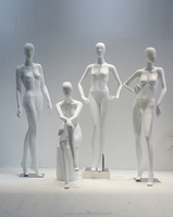 Maniquí Femenino de Fibra de Vidrio Blanco Mate de Alta Gama, Maniquí Moderno Abstracto en Poses de Pie y Sentado para Exhibición en Escaparates de Tiendas de Moda
