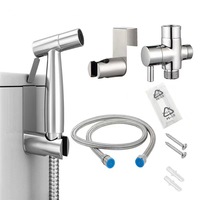 Ensemble de pulvérisateur pour bébé et pour la toilette en acier inoxydable avec finition chromée, avec douchette pour la salle de bain