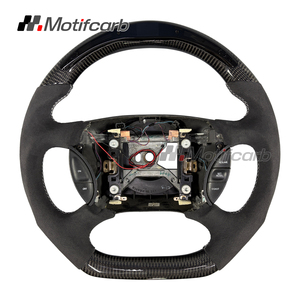 Volante de fibra de carbono personalizado con agarres de microfibra para Ford Mustang 4ª generación GT SVT Cobra Convertible SN95 1994-2004 - Product Image 1