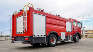 Camion de pompiers certifié ISO, 10000L, Dongfeng 4x2 4x4, avec réservoir d'eau, prêt à être expédié pour la sécurité mondiale. - Product Image 6