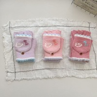 Gants mi-doigts en peluche à motif notes de musique et plumes, style nouveau automne/hiver 2026 pour étudiantes