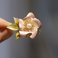 XILIANGFEIZI Bros Mutiara Air Tawar Pink Camellia Tembaga Zirkon Enamel Bunga Perhiasan Hadiah Pesta Pernikahan Obral