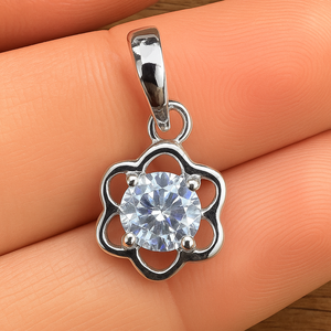 จี้รูปดอกไม้ประดับเพชร CZ สำหรับผู้หญิง เงินแท้ชุบโรเดียม ดีไซน์เรียบง่าย น้ำหนัก 1.75 กรัม เหมาะสำหรับงานแต่งงานและงานปาร์ตี้ - Product Image 2