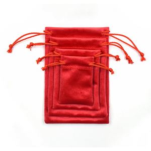 Nouvelle pochette en velours personnalisable, écologique et luxueuse, avec cordon de serrage - Product Image 4
