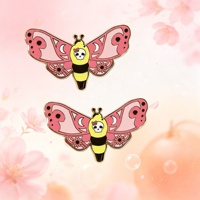 Épinglette Gothique Scintillante en Émail – Conception Personnalisée, Prix Abordable, Qualité Supérieure – Badge Métallique à Revers, Broche, Texte Personnalisé, Épinglette de Collection, Cadeau