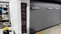 Impresora UV Plana de 1250 con Cabezal de Impresión Ricoh y Función de Posicionamiento Visual para Impresión Automática en Diversos Soportes