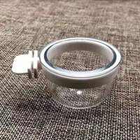 Mangeoire à graines transparente carrée suspendue pour oiseaux et perroquets, distributeur d'aliments pour usage extérieur, mangeoire à oiseaux en plastique, vente en gros