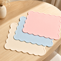 Umweltfreundliches Premium Traditionelles Silikon-Tischset mit Wellenkante, Wasserdicht, Hitzebeständig, Waschbar, Tischunterlage für Zuhause und Esszimmer