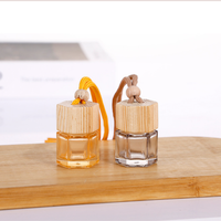 Flacon diffuseur de parfum de voiture hexagonal en verre de 8 ml vide avec bouchon en bois pour huiles essentielles et aromathérapie