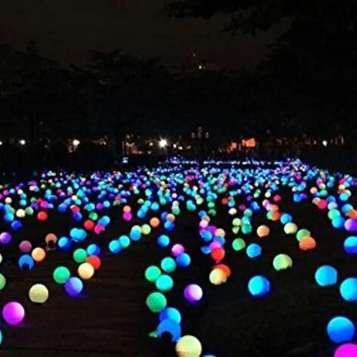 Dekorasi Natal Bola Plastik Bening/Lampu Bola Led Perubahan Warna-warni Luar Ruangan Tahan Air untuk Taman