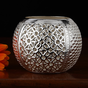 Porte-bougie chauffe-plat Jaali, finition argentée élégante, support décoratif pour bougies, idéal pour la décoration festive, l'éclairage d'ambiance, les cadeaux et la maison - Product Image 2