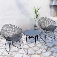 Ensemble table et chaises de jardin style européen en métal pour cours, jardins, aménagements municipaux, devantures de magasins, salons de thé et de café