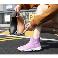 Bottes de pluie pour femmes YL128, couleur personnalisée, mode extérieure, PVC imperméable, bottes à la cheville pour femmes