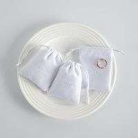 Sacs de voyage en velours blanc haut de gamme 7x9cm, mini pochettes à cordon pour bijoux, vente en gros