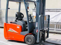 Chariot élévateur électrique à 4 roues de 1,6 tonne, alimenté par batterie au lithium, pour la manutention de matériaux en entrepôt, chariot élévateur contrepoids CPD16