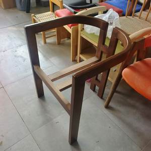 Cadeira de Jantar de Madeira com Braços Estilo Nórdico para Sala de Jantar Casa Restaurante e Café Mobiliário Comercial - Product Image 5