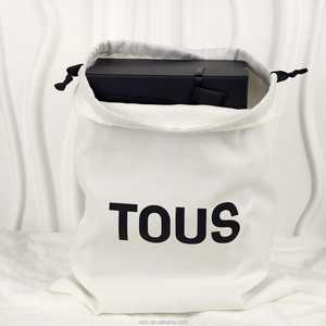 Sac en coton recyclable imprimé à l'écran avec logo personnalisé de la marque USM, écologique, doux, blanc, avec cordon de serrage, sac anti-poussière - Product Image 1