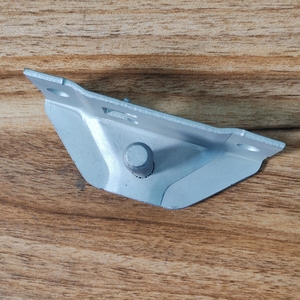 Support de fixation et de positionnement en tôle estampée sur mesure pour machines industrielles - Product Image 4