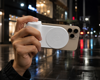 Supporto Magnetico per Telefono con Telecomando Staccabile e Stand per Vlogging e Fotografia