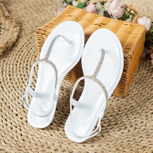 Chanclas de mujer al por mayor con forma de V para playa, antideslizantes y resistentes al desgaste, chanclas de PVC suaves y cómodas - Product Image 4