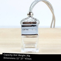BYPE par PARFUME Bouteilles de parfum de voiture en verre de forme carrée Pendentif 8ml Parfum Vide Bouteille de diffuseur de voiture suspendue