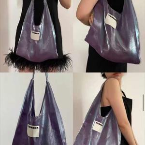 Sacs fourre-tout en satin Sac fourre-tout en PU brillant Étiquette lavable 19 pouces Grande capacité Sac à main - Product Image 1