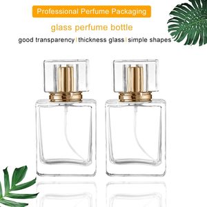 Flacon de parfum carré transparent personnalisable de 30 ml avec fond épais, pulvérisateur à pompe, impression sérigraphique, scellé, vide et rechargeable - Product Image 4