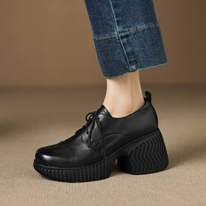 Chaussure unique artisanale durable en cuir véritable souple, imperméable et antidérapante, avec grande boucle de ceinture rétro, à talon unique et bout rond - Product Image 6